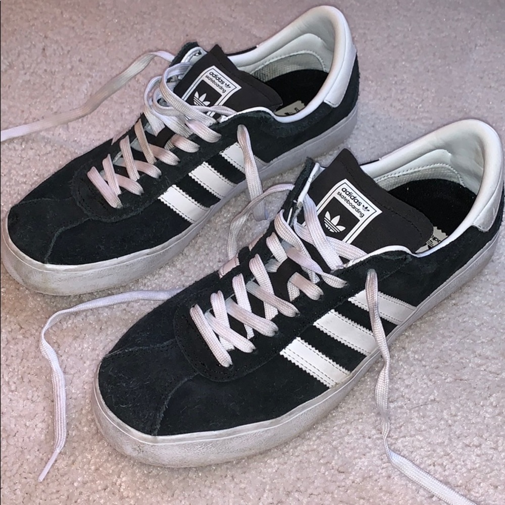 Men’s Adidas Gazelle Shoes Size 9 Mens.
